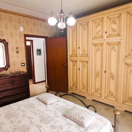 Casa Palazzo Giallo Apartment *